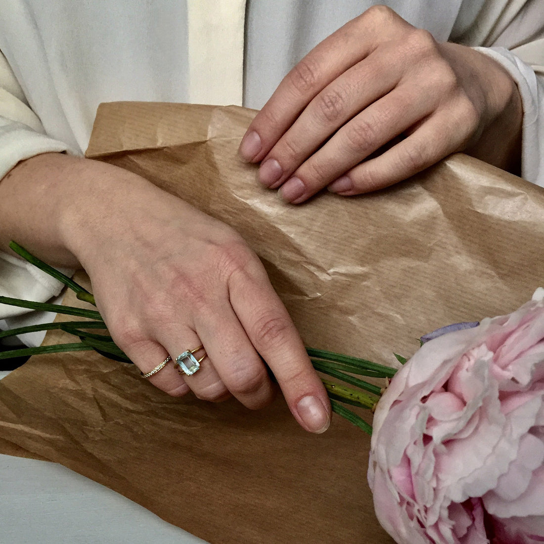 Horizon - Aquamarine Split Band Ring in Solid Gold