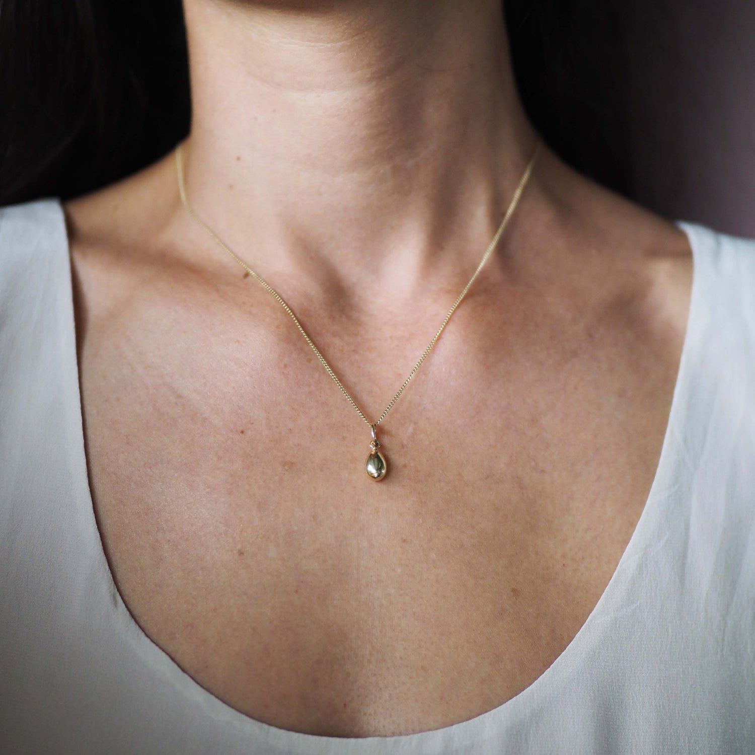 Teardrop Necklace in Solid Gold