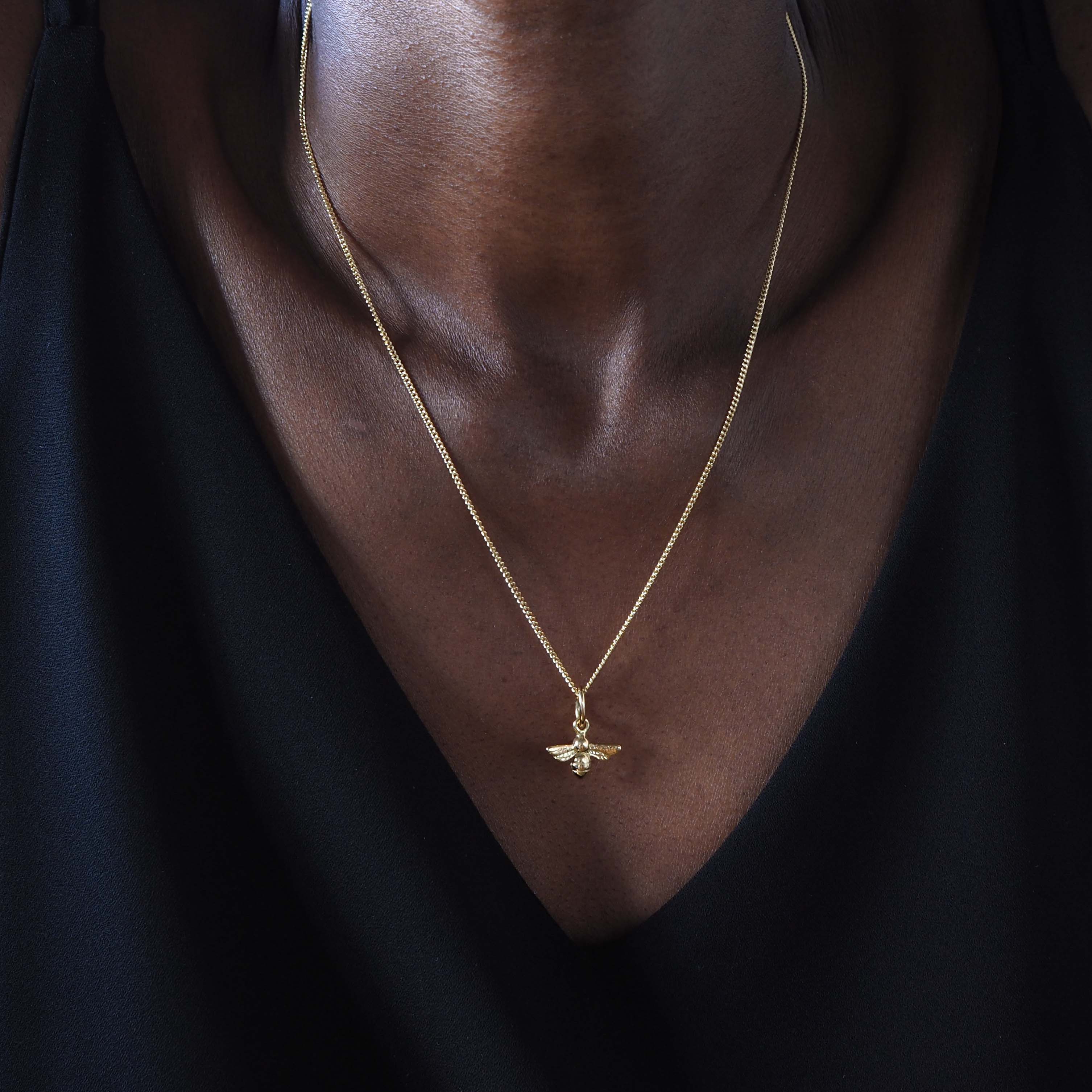 Bee Necklace in 18ct Solid Gold, available in Yellow, White, and Rose Gold – Elegant Nature-Inspired Jewellery Piece.