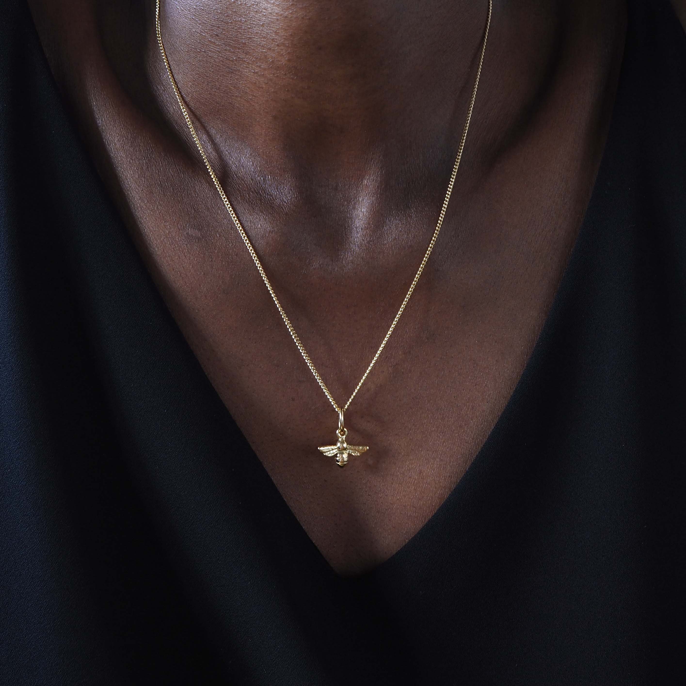 Bee Necklace in 18ct Solid Gold, available in Yellow, White, and Rose Gold – Elegant Nature-Inspired Jewellery Piece.