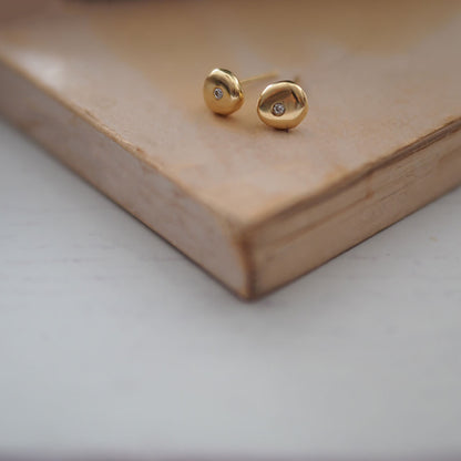 Birthstone Comfort Earrings in Solid Gold by Bianca Jones Jewellery